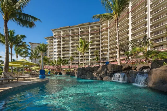 Last-Minute Paradise: Beachfront Luxury in Maui—Unbeatable Price!