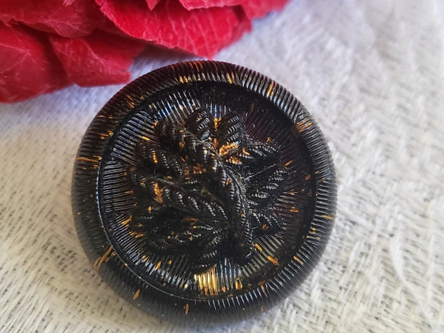 Bouton ancien en verre noir moucheté doré joli diamètre: 2,2 cm G15D