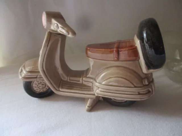 Ancienne tirelire scooter vespa vintage ceramique -tbe