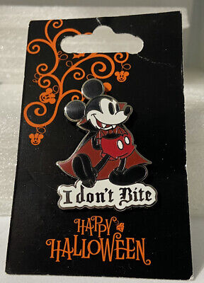 WDW Mickey Vampire I DON'T BITE First Release HALLOWEEN PIN 2009 NEW On CARD