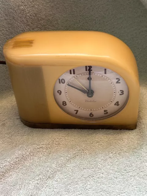 Vntg Moonbeam Westclox Mid Century Modern Alarm Clock  Butterscotch Cream Face