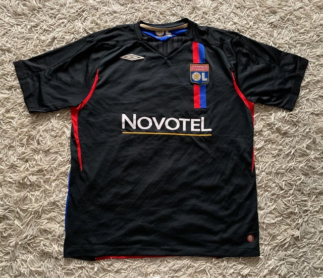 Ensemble Maillot et short vintage Olympique Lyonnais 2007 - 2008 - Vêtements