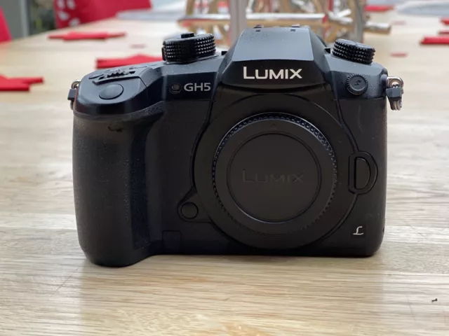Panasonic LUMIX DC-GH5EG-K Spiegellose Systemkamera (Nur Gehäuse) mit Vlog-L