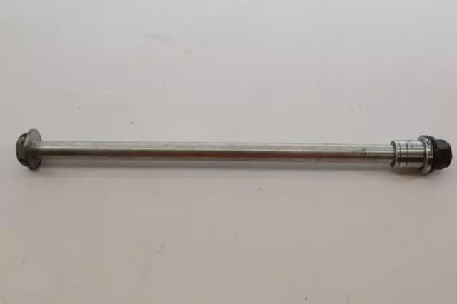 Axe de roue avant pour scooter YAMAHA 125 MAJESTY 2001 à 2002