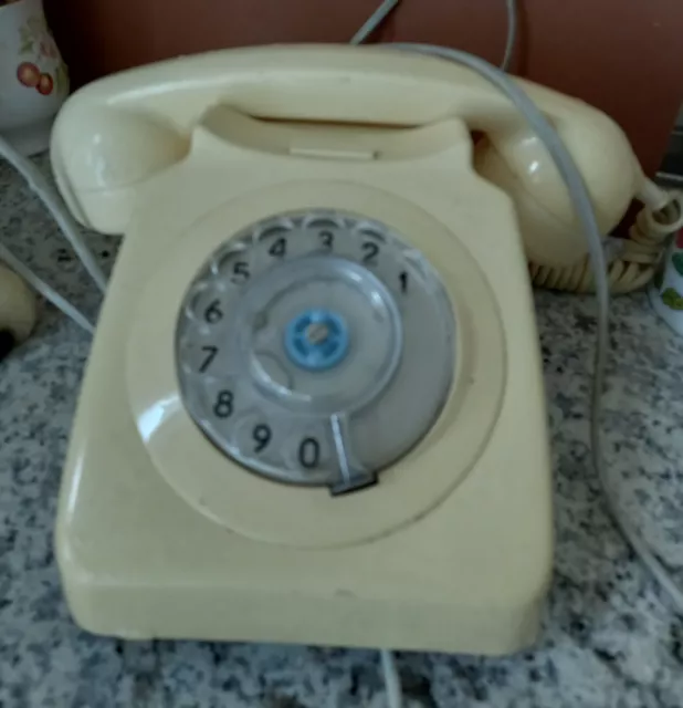 Ivory Coloured Vintage Dial Telephone