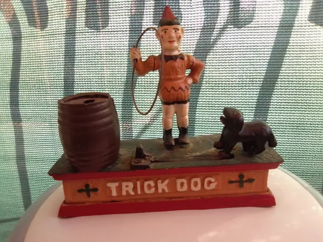 Antico salvadanaio in ghisa Trick dog Clown meccanico vintage da collezione