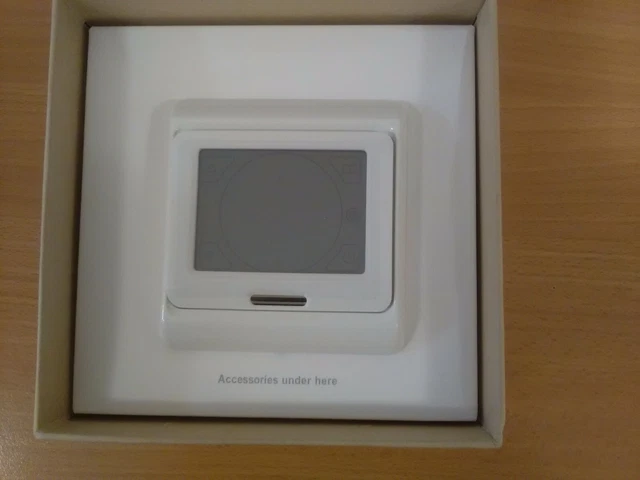UNDERFLOOR HEATING THERMOSTAT Heatstore HSUFDC touch screen Heatstore Brand  £25.00 - PicClick UK