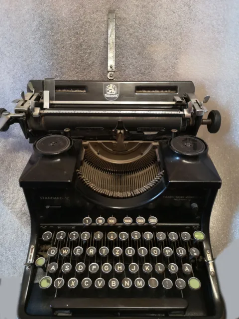 antike mechanische Schreibmaschine Triumph Adler Standard 12, 40'er Jahre