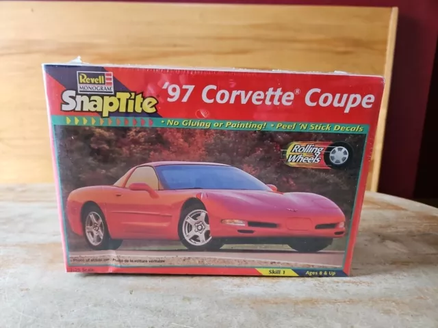 Revell 85-1900 1997 Chevy Corvette Coupe Snap 1/25 Model Kit NEW SEALED