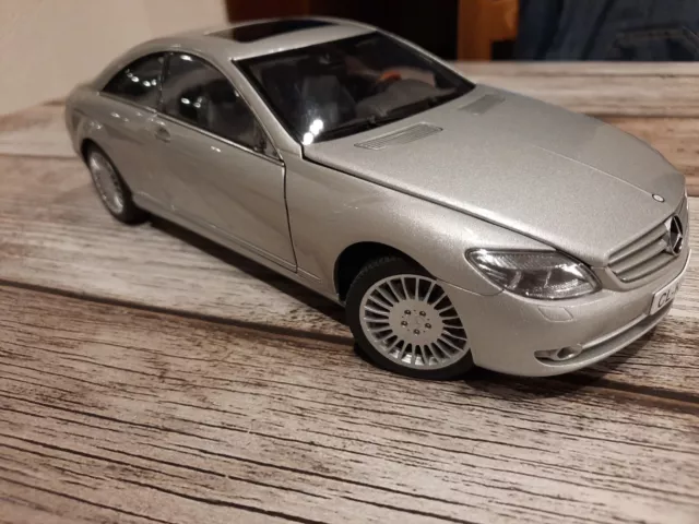 Voiture Miniature 1/18 Autoart Mercedes Amg Classe Cl 63 Klasse Cl63