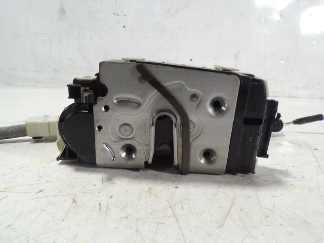 A2047302735 / Serrure Porte Arrière Gauche /A2047302735/17164641 Pour M