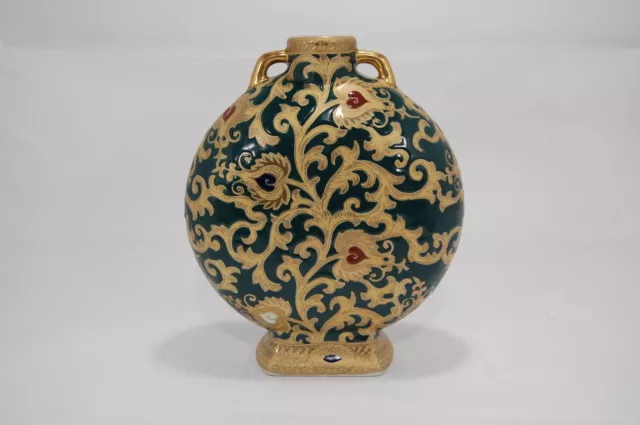 Chinese Handled Da Qing Qianlong Nian Zhi Porcelain Green Gold Decorative Vase