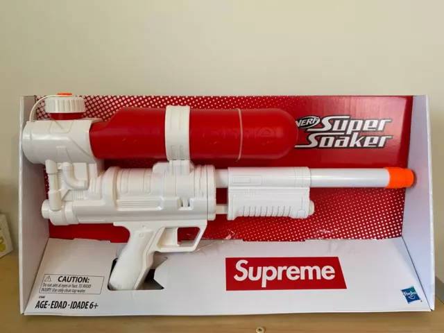 RARE SUPREME ITEM! RED SUPREME WATER GUN SQUIRT GUN PISTOL SS11