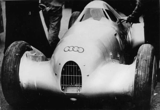 THE GERMAN MOTOR racing driver Hans Stuck trying to set a new worl- Old