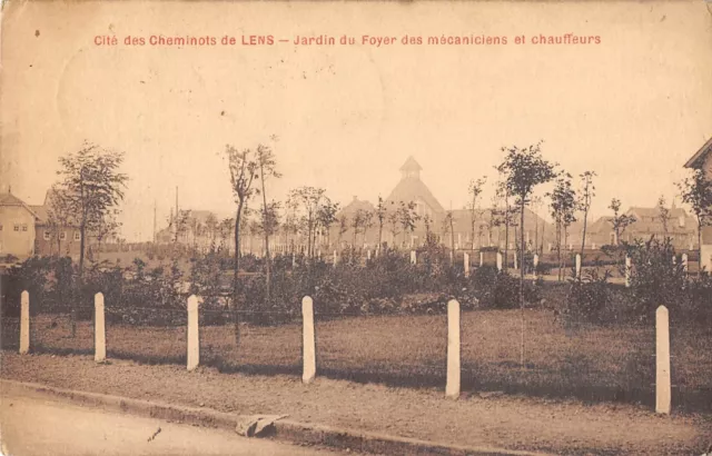 Cpa 62 Cite Des Cheminots De Lens Jardin Du Foyer Des Mecaniciens Et Chauffeurs