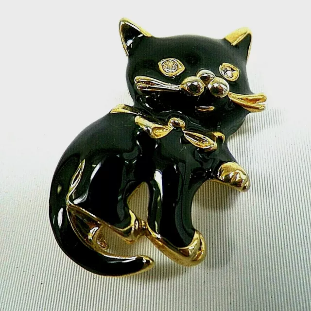 Black Cat Pin Enamel Rhinestone Eyes Goldtone Vintage 1950s Excellent Condition