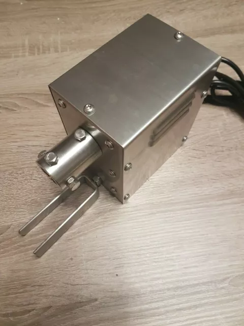 Grillmotor bis 100Kg Grillgut 2,1 U/ Min im Edelstahlgehäuse mit VA Spießbuchse
