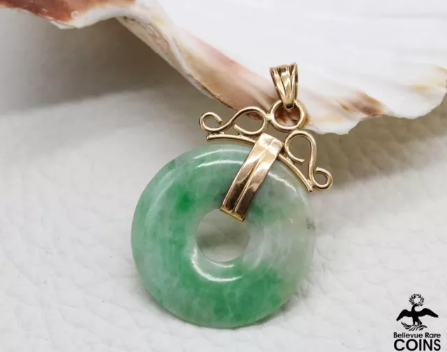 18k Yellow Gold Round Light Green Jade Character Pendant