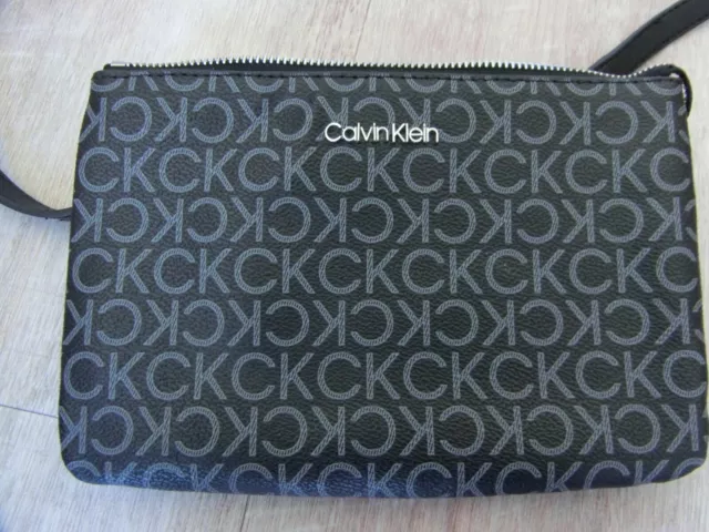 Calvin Klein Body Bag Crossbody Bag Schwarz 23 X 15 X 2,5 Cm