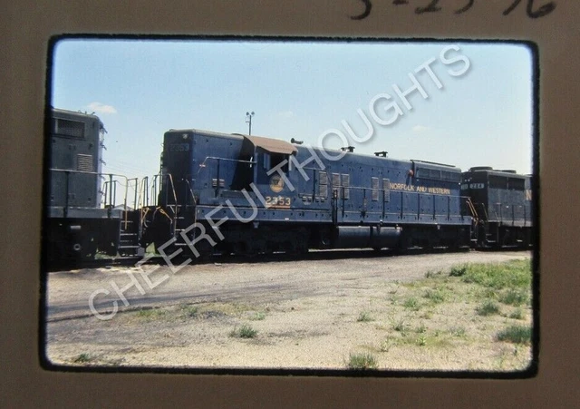 Original '76 Ektachrome Slide NW Norfolk Western 2353 SD9 New Haven, IN    36D44