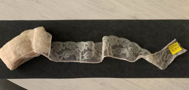 DENTELLE  ANCIENNE : 3.10 mètres  x 4.5 cm