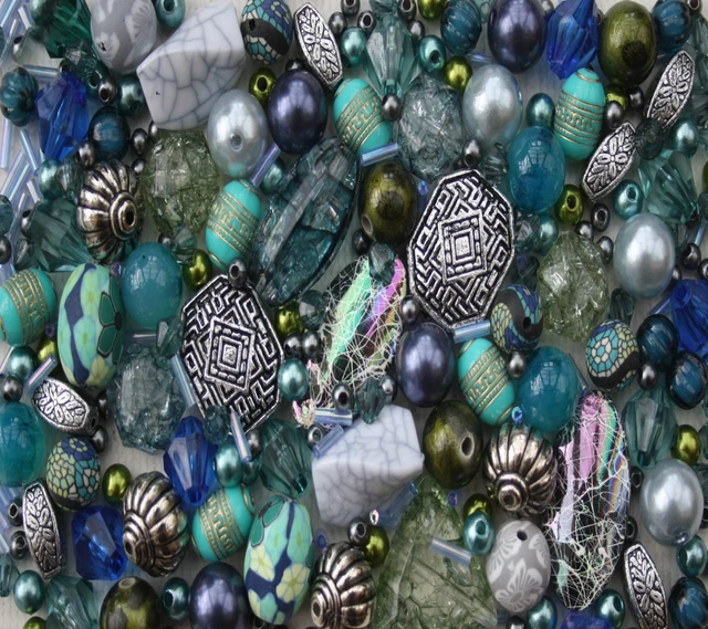 LOT DE PERLES VERTES POUR BIJOUX - 80g - Mélange De Formes Et Tailles - Acrylique - Neuf