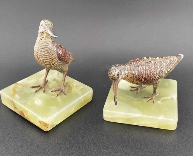 Bronze de vienne couple de bécasses chacune sur un socle en marbre vert clair
