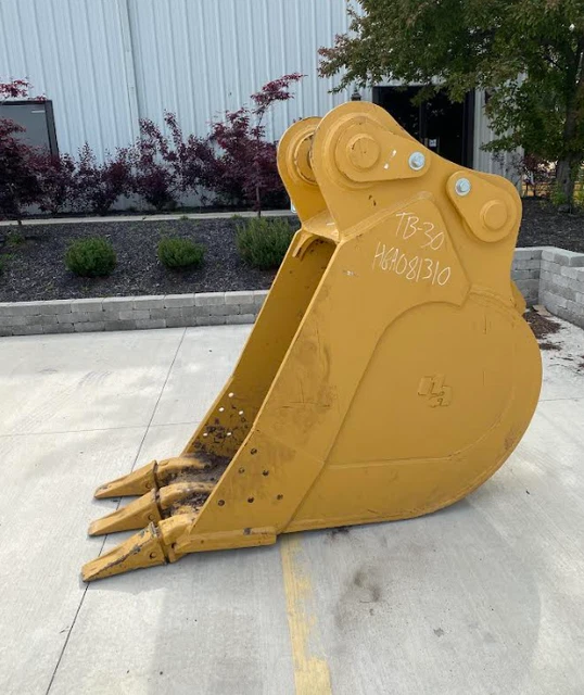 New 30" Severe Duty Excavator Bucket for a Caterpillar  345C/B TB-Linkage
