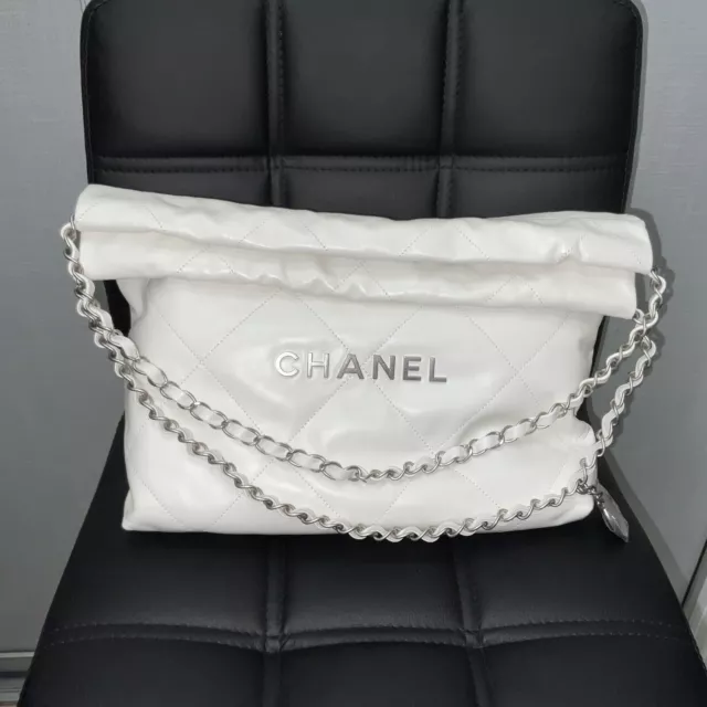CHANEL 22 CHAIN Hobo Quilted Calfskin Small White in silver