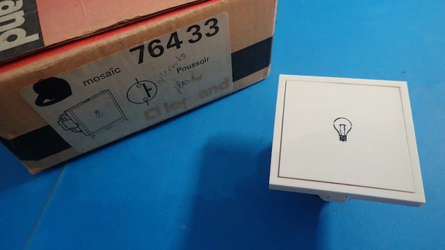 Legrand Mosaic 74042 – Lot De 2 Poussoirs Lumineux (2 Modules) – Utilisé Mais Impeccable !