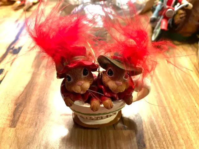 SISTERS Resin Mice or Chipmunks in Tea Cup Christmas Ornament Feathers 3"