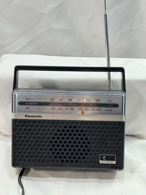VTG 1975 BLACK Panasonic RF-546 AM/FM Beach Portable Radio w Antennae ...