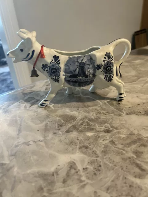 antique cow creamers