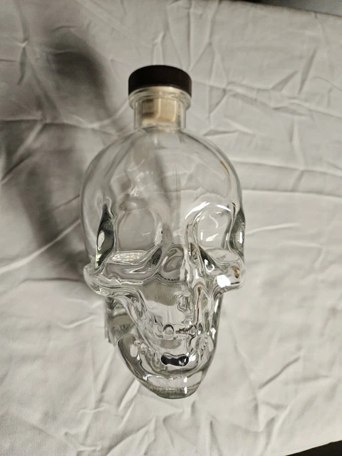 Crystal Head Vodka Glass Skull Empty Bottle 750mL Original Cork Dan Aykroyd Crystal Head Vodka Glass Skull Empty Bottle 750mL Original Cork Dan Aykroyd