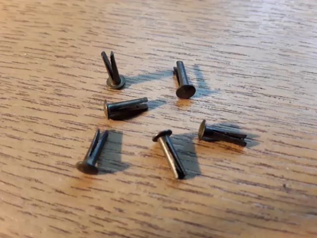 Rivetti spaccati in acciaio 2,2 mm × 8 mm forcati placcati ottone biforcato testa padella ovale quantità 6