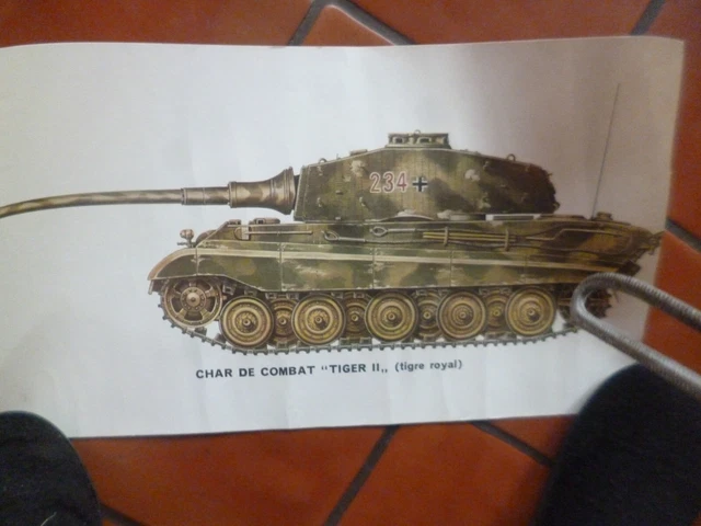 5 chars de combat tiger sur papier militaire collection