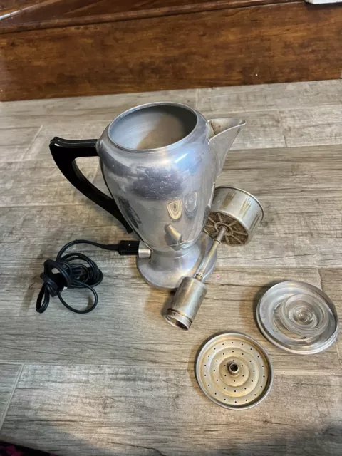 https://www.picclickimg.com/cwIAAOSwptdjGV3l/Vintage-1940-Mirro-Matic-Aluminum-8-Cup-Electric-Coffee.webp
