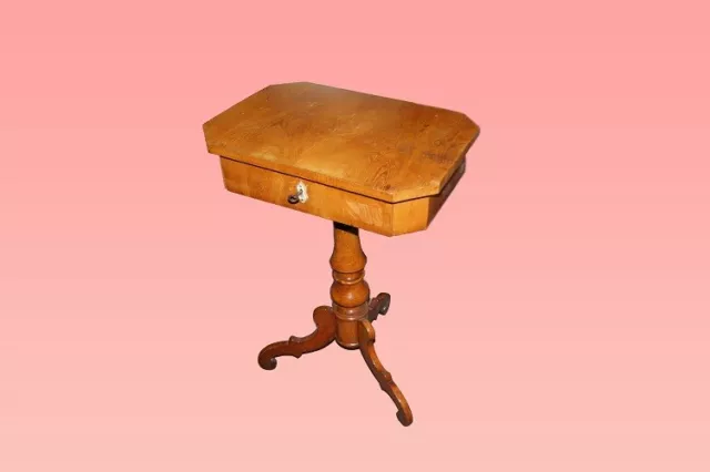 Antico tavolino del 1800 in legno di betulla con cassetto Nord Europa Biedermeie