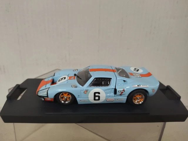Bang 7074 FORD GT40 前向き 1/43スケール ミニカー