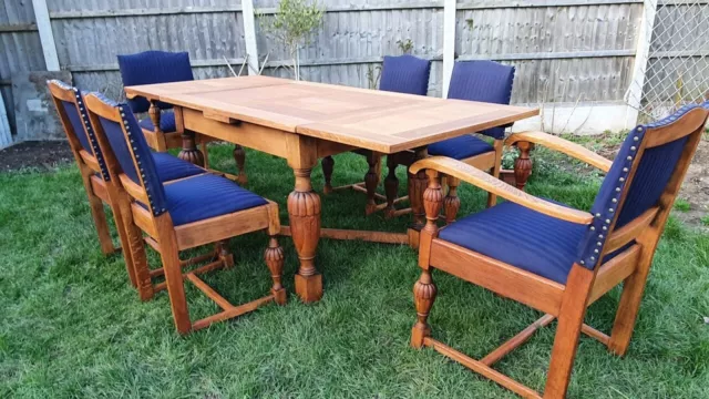 OAK Dining table and chairs