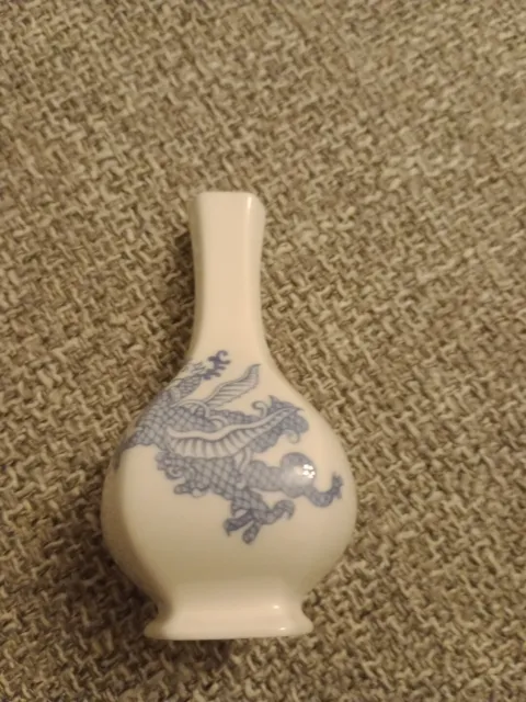 Royal Worcester of England Dragon Mini Vase Sammlergeschenk