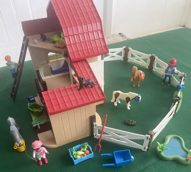 Playmobil Country 6927 Equestrian Pony Horse Stables /Farm,