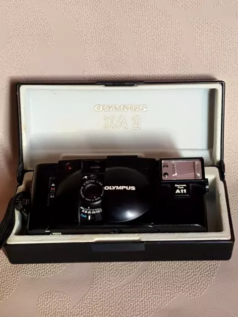 Vintage Olympus XA 2 Télémètre F. Zuiko 35mm 1:3,5 Appareil appareil photo RARE