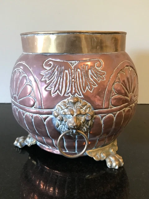 Jardinière en laiton avec têtes de lion gravé Lombard England - Label