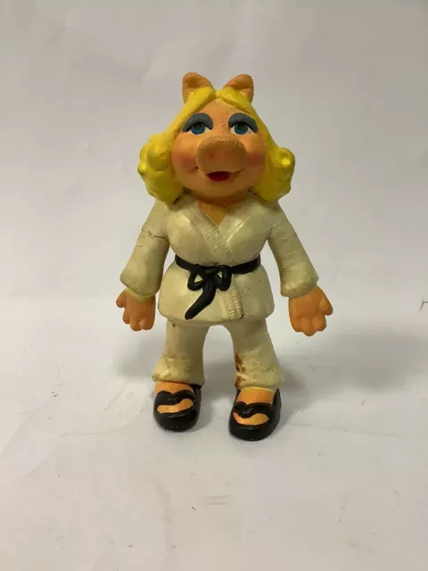 jim henson muppets Miss Piggy Judo Outfit 7.5” tall Bendy Toy 1970s. #V