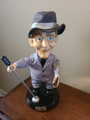 singing figure