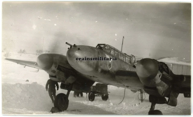 Orig. Foto Messerschmitt Bf 110 Flugzeug m. Wappen Flugplatz KIRKENES Norwegen