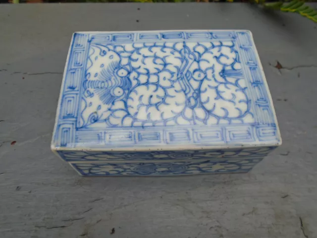 Chinese old blue and white dish and lid nice condition circa 1820 2