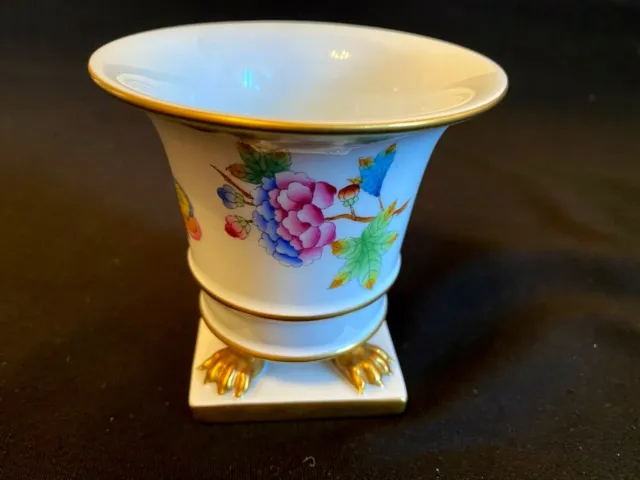 Herend Porcelain Handpainted Queen Victoria Cachepot 6403/Vbo