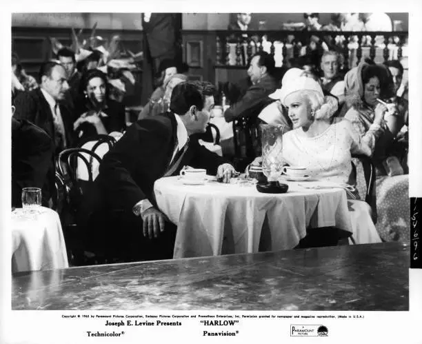 MIKE CONNORS AND Carroll Baker In Harlow 1965 OLD MOVIE PHOTO 2 EUR 6 ...